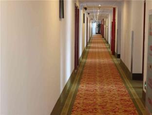 Greentree Inn Shanghai West Huaxia Road Metro Station Express Hotel מראה חיצוני תמונה