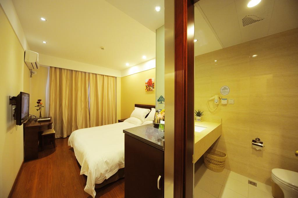 Greentree Inn Shanghai West Huaxia Road Metro Station Express Hotel מראה חיצוני תמונה