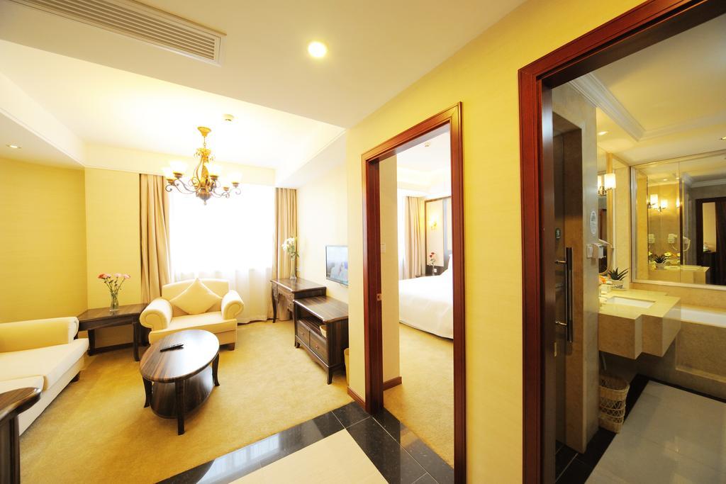 Greentree Inn Shanghai West Huaxia Road Metro Station Express Hotel מראה חיצוני תמונה